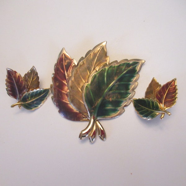 Pretty Fall Jewelry Set, Large Leaf Brooch and Matching Earrings, Green, Brown in Gold Tone Setting, Vintage Set for Fall