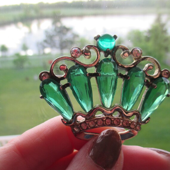 Green Jelly Belly Crown Brooch & 5 Large Tear Dro… - image 3
