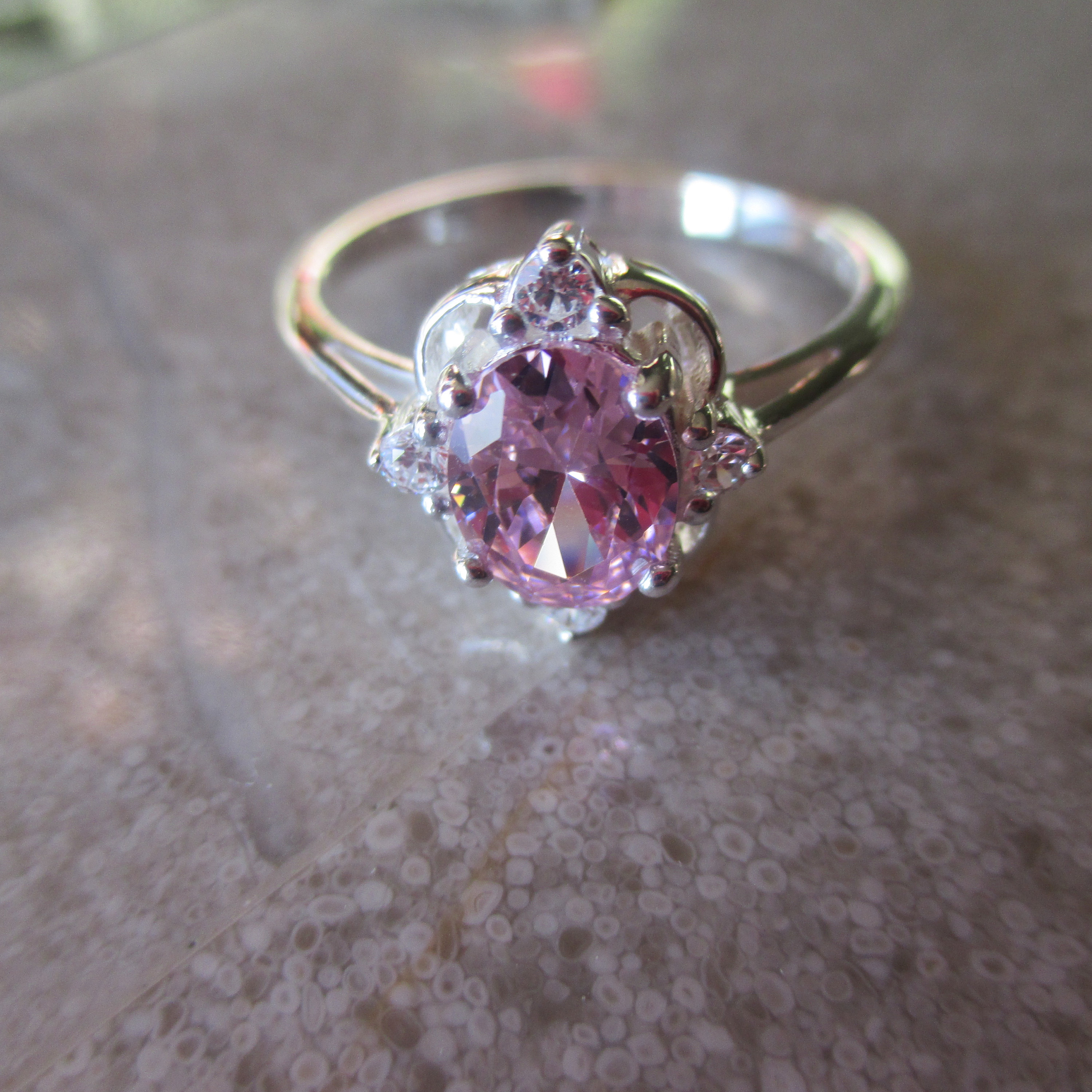 Himpokejg Pink Heart-Shaped Rhinestone Ring  