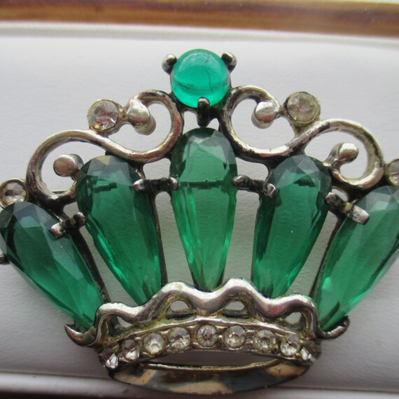 Green Jelly Belly Crown Brooch & 5 Large Tear Dro… - image 2