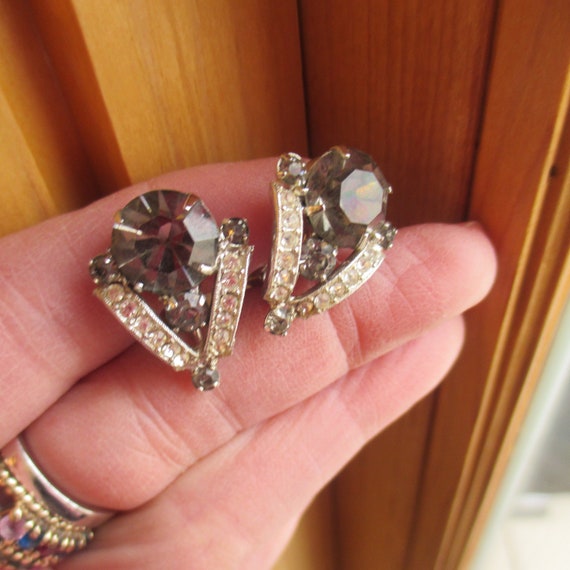 WEISS Mid-Century Smoky Gray and Clear Rhinestone… - image 5
