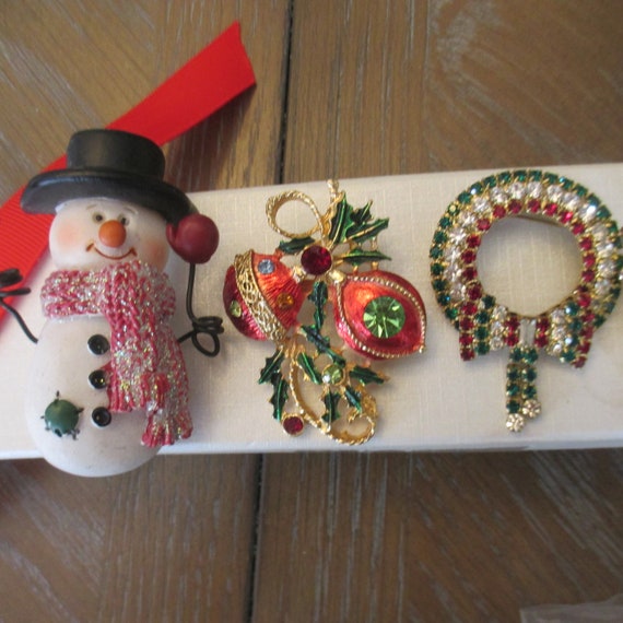 Christmas Brooch Lot, Two Snowmen, One Rhinestone… - image 9