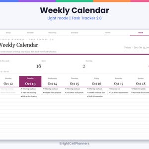 以下が含まれることがあります： Weekly Calendar Light mode Task Tracker 2.0というタイトルのデジタル週間カレンダーインターフェース。2026年10月12日から10月18日までの週のタスク概要が表示されており、各曜日の列、タスクリスト、ステータスカウンターが配置されています。