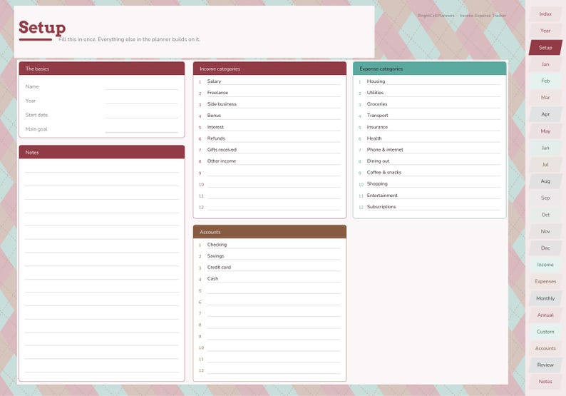 Op de afbeelding: Een digitale financi&euml;le planner-instellingenpagina met een kastanjebruine koptekst met het label Setup. Het bevat secties voor The basics, Income categories, Expense categories, Notes en Accounts, met een verticale navigatiebalk aan de rechterkant.