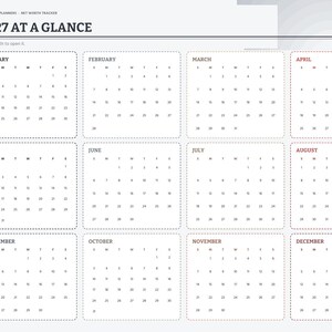 Peut inclure: Une page de calendrier num&eacute;rique 2027 intitul&eacute;e 2027 AT A GLANCE. Elle pr&eacute;sente douze grilles mensuelles avec les jours de la semaine, un menu de navigation lat&eacute;ral avec des onglets pour Index, Year, Setup, Dashboard et les mois.