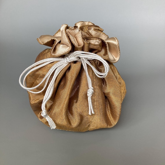 SATIN SILK JEWELLERY POUCH WHITE W/GOLD SATIN SILK JEWELLERY POUCH WHITE W/GOLD