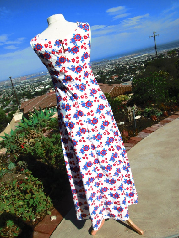 Vintage Handmade 1960's Red White and Blue Floral… - image 3