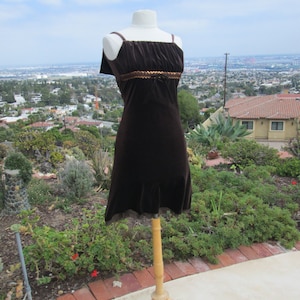 DARLING Vestido de coquetel marrom aveludado vintage dos anos 70 Vestido de festa Vestido de veludo Vestido vintage dos anos 70 Vestido de veludo pequeno