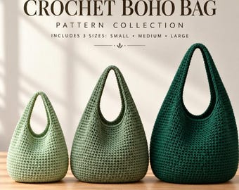 Puede incluir: Tres bolsos de ganchillo en tamaños pequeño, mediano y grande, dispuestos de izquierda a derecha. Los bolsos son de color verde claro, verde salvia y verde oscuro. El texto dice: CROCHET BOHO BAG PATTERN COLLECTION. INCLUDES 3 SIZES: SMALL • MEDIUM • LARGE.