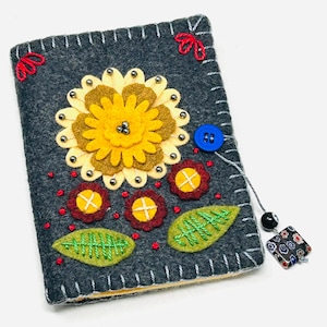 NEEDLE BOOK - Flower Needle Book - Needle Case - Handmade Needle Book - Felt Needle Book - Sewing Gift - Sewing Accessories