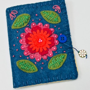 NEEDLE BOOK - Felt Flower Needle Book - Needle Case - Handmade Needle Book - Felt Needle Book - Sewing Gift - Sewing Accessories