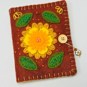 NEEDLE BOOK - Felt Flower Needle Book - Needle Case - Handmade Needle Book - Felt Needle Book - Sewing Gift - Sewing Accessories