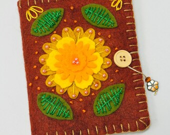 NEEDLE BOOK - Felt Flower Needle Book - Needle Case - Handmade Needle Book - Felt Needle Book - Sewing Gift - Sewing Accessories