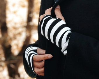 black and white striped mittens, addams family style, witchy mittens, spooky mittens, gothic mittens, jersey mittens