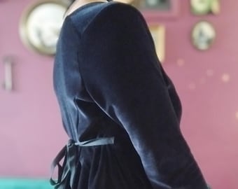regency style dress in black velvet /velvet jersey/ empire cut/ Jane Austen style / Ann Eliott/ long sleeve dress