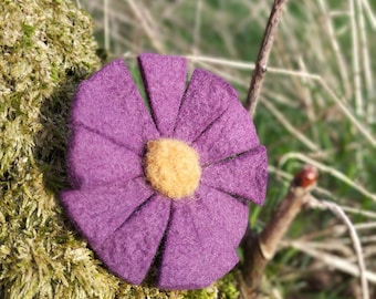 daisy hair clip, purple/yellow hair clip, wool flower, fairy hair clip, fairy hair style, cottagecore/ fairycore, cottagecore/ fairycore