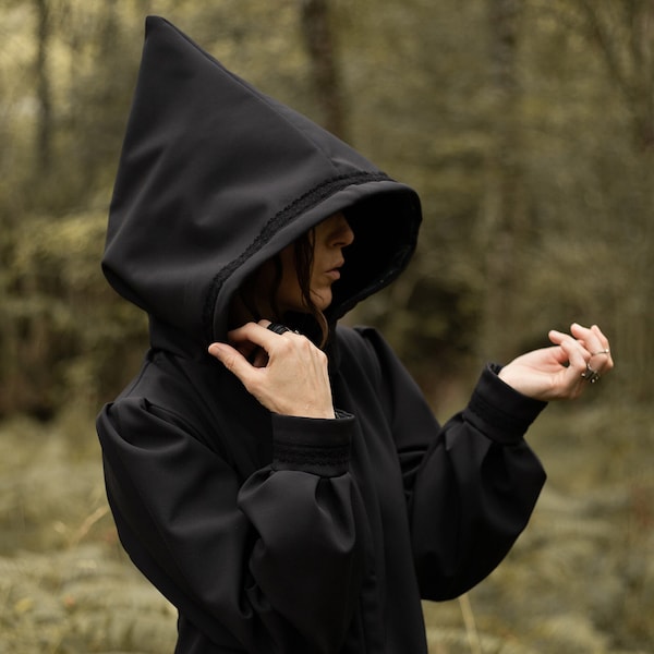 veste imperméable noire, capuche de fée /intérieur polaire/ Veste lutin/ laçage/ fairycore /veste gothic/witchcore/witchy imper gothique