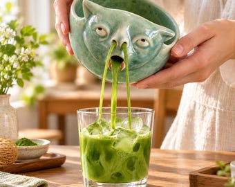 Funny Puking Cat Matcha Bowl, Creative Cat-Shaped Ceramic Whisking Bowl, Matcha Preparation Tool, Cute kitchen bowl, Gift for Matcha Lovers.