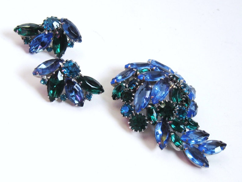MID CENTURY Vintage WEISS Silver Blue Teal Green Rhinestone Floral Spray Cluster Clip Earrings /& Brooch Pin Downton Gatsby Style Jewelry