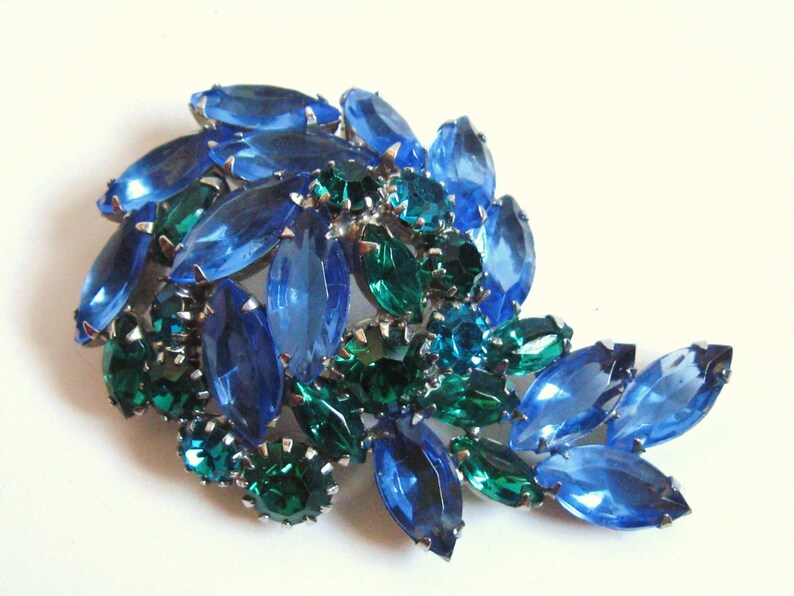 MID CENTURY Vintage WEISS Silver Blue Teal Green Rhinestone Floral Spray Cluster Clip Earrings /& Brooch Pin Downton Gatsby Style Jewelry
