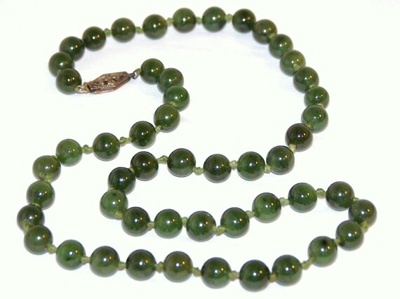Vintage Jade Hand Knotted Necklace