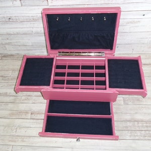 Painted Jewelry Chest-Upcycled Vintage Jewelry Box-Old Jewelry Box-Refinished Wood Jewelry Box-Jewelry Storage-Jewelry Box-Pink Jewelry Box
