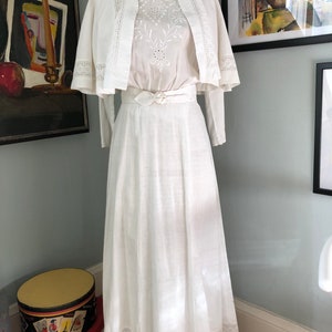 Vintage Edwardian white linen dress with cape all hand embroidered image 2