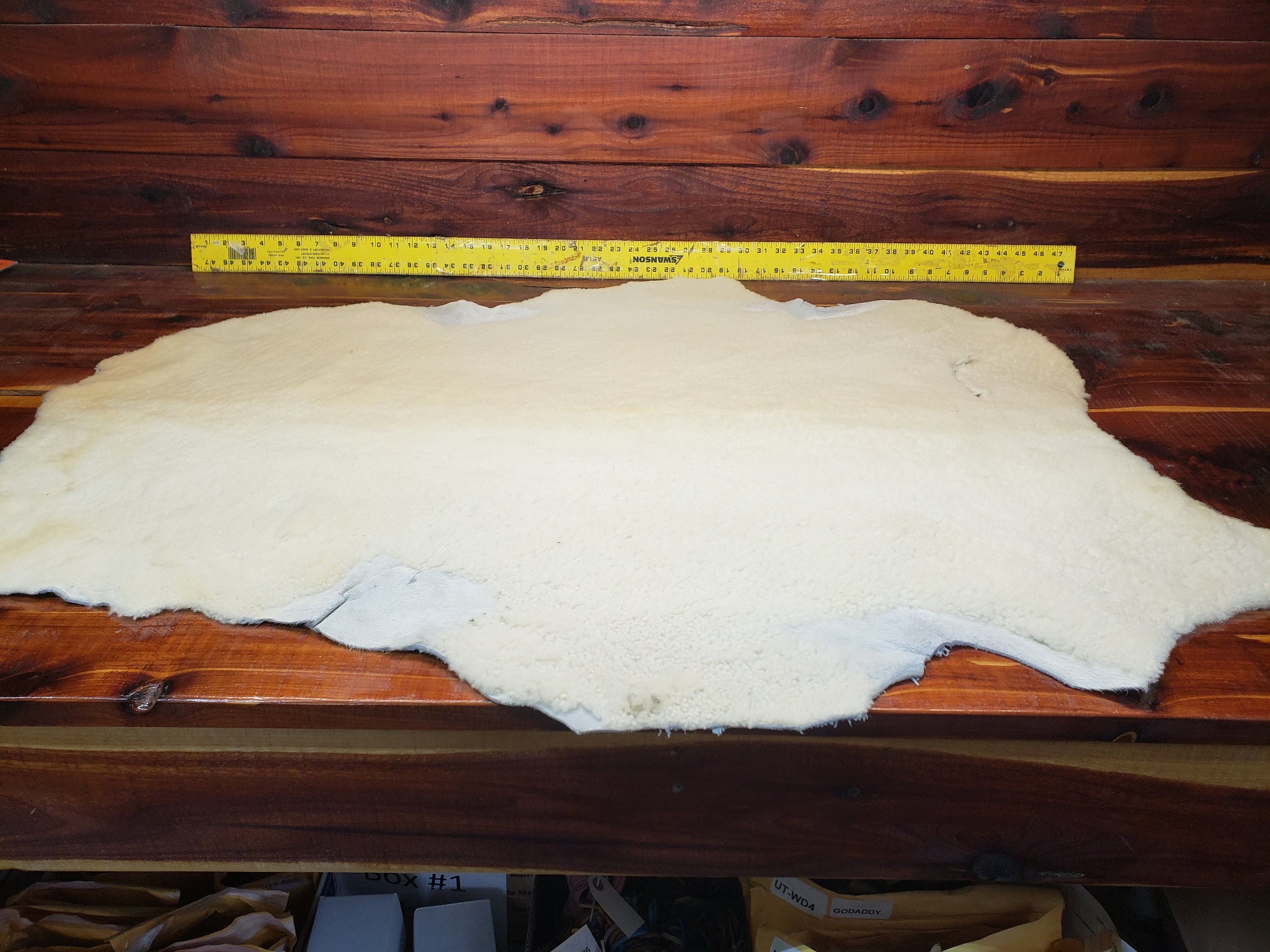 sheep skin shearing creme color nice fluffy hides S1 911