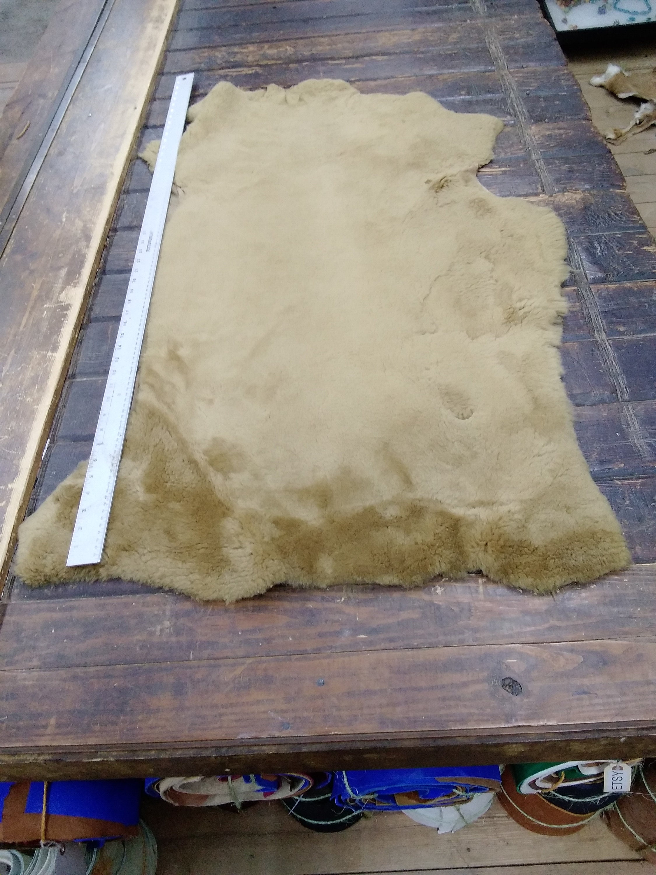 sheep skin shearing creme color nice fluffy hides S1 911