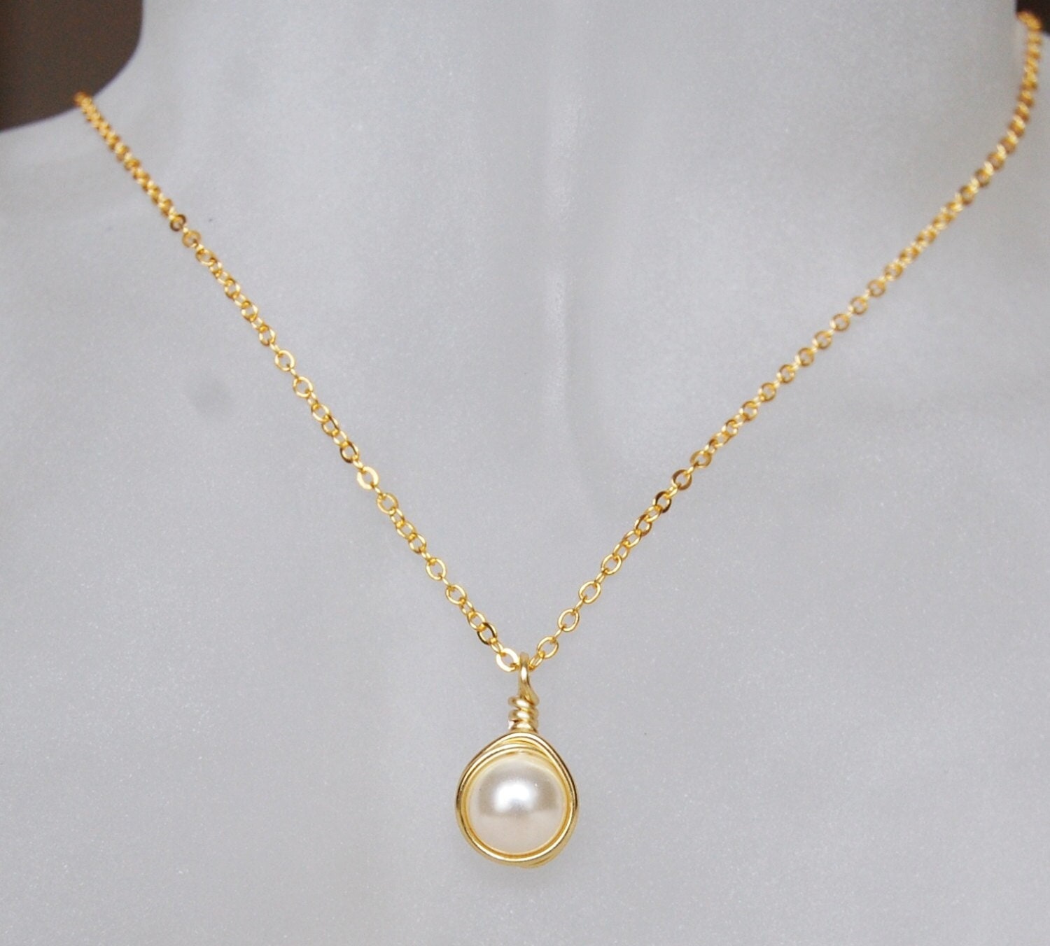 Cream Pearl Necklace , June Birthstone Necklace , Bridesmaids Necklace