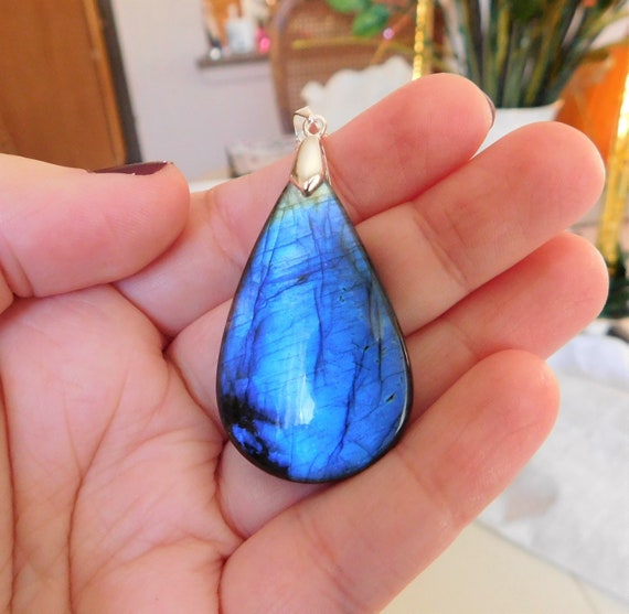 Teardrop Labradorite Necklace Teardrop Labradorite Necklace