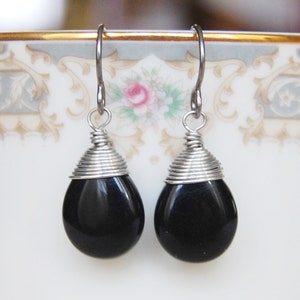 Black Dangle Earrings , Niobium Earrings , Hypoallergenic Earrings , Black Grey Earrings