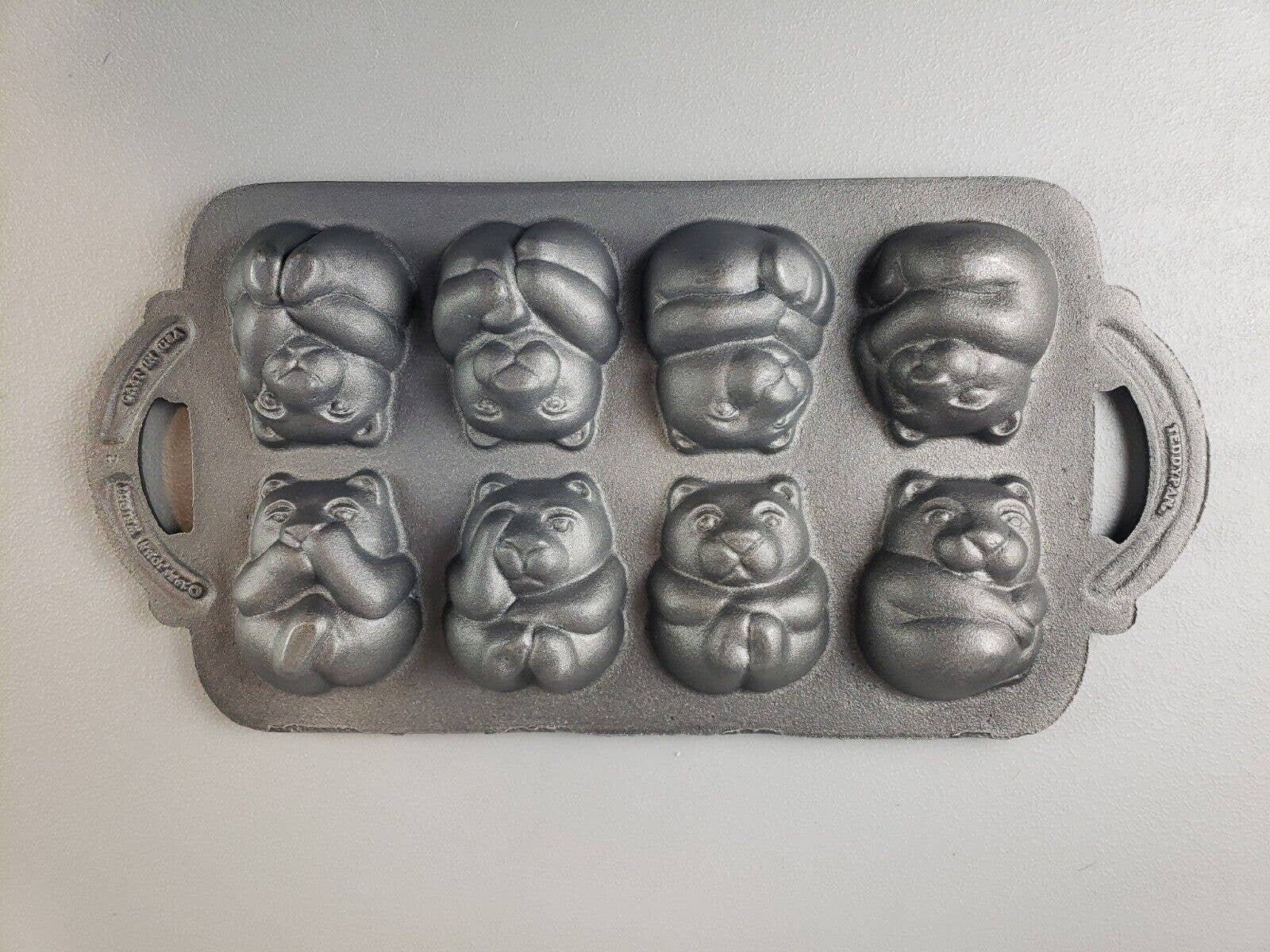 Vtg Cast Iron Teddy Bear Cornbread Muffin Mold NEW John Wright Rustic