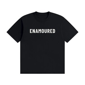 Zakochany - Minimalistyczny T-shirt z białym tekstem Black