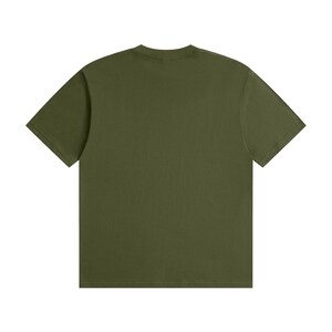 Zakochany - Minimalistyczny T-shirt z białym tekstem zdjęcie 13