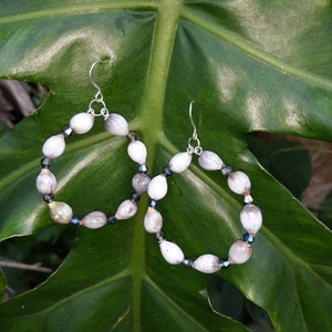 Jobs tears hoop earrings with beads