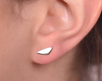 14k Solid Gold Stud Earrings: Minimalist Pebble Design