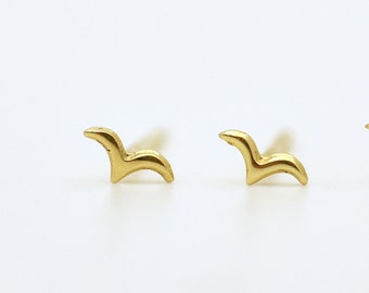 Tiny Gold Bird Earrings, Petite 14k Gold Stud Earrings, Sparrow Stud Earrings, Bird Studs, Sparrow Earrings, Rose Gold Bird, Girls Earrings