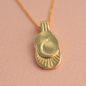 14k Solid Gold Moon Necklace, Dainty Gold Solid Moon Pendant, Celestial Pendant, Crescent Moon with Star Pendant image 5