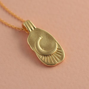 14k Solid Gold Moon Necklace, Dainty Gold Solid Moon Pendant, Celestial Pendant, Crescent Moon with Star Pendant image 4