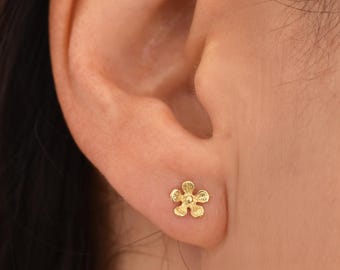 Handmade 14k Solid Gold Flower Studs: Minimalist Nature Earrings