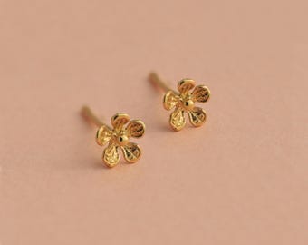 Dainty 14k Solid Gold Flower Stud Earrings: Minimalist Jewelry
