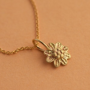 Tiny Daisy Charm Chain Necklace, 14k GOLD Minimal Charm Necklace, Charm Necklace, 14k Everyday Necklace, Small Necklace Flower Necklace