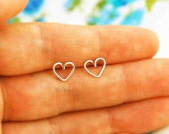 Tiny heart gold earrings, heart stud earrings, small post earrings gold, minimalist earrings, simple studs, everyday jewelry, heart earrings