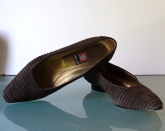 Vintage Anne Klein Made in Italy Cocoa Brown Suede Pumps Size 7.5M