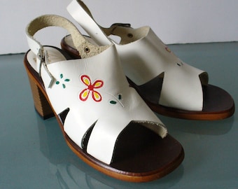 Vintage Flower Power Made in Italy Heeled Sandals Size 8B US