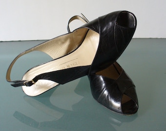 Vintage Bruno Magli  Made in Italy Black Peep Toe Pumps Size 7B US