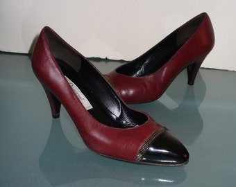Rangoni Made in Italy Burgundy & Black Patent Captoe Pumps Size 6 B US