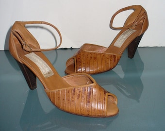 Vintage Clubhouse Made in Italy Peep Toe Heels Size 5.5 M