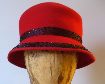 Made in Italy Memar Red Wool Cloche Hat